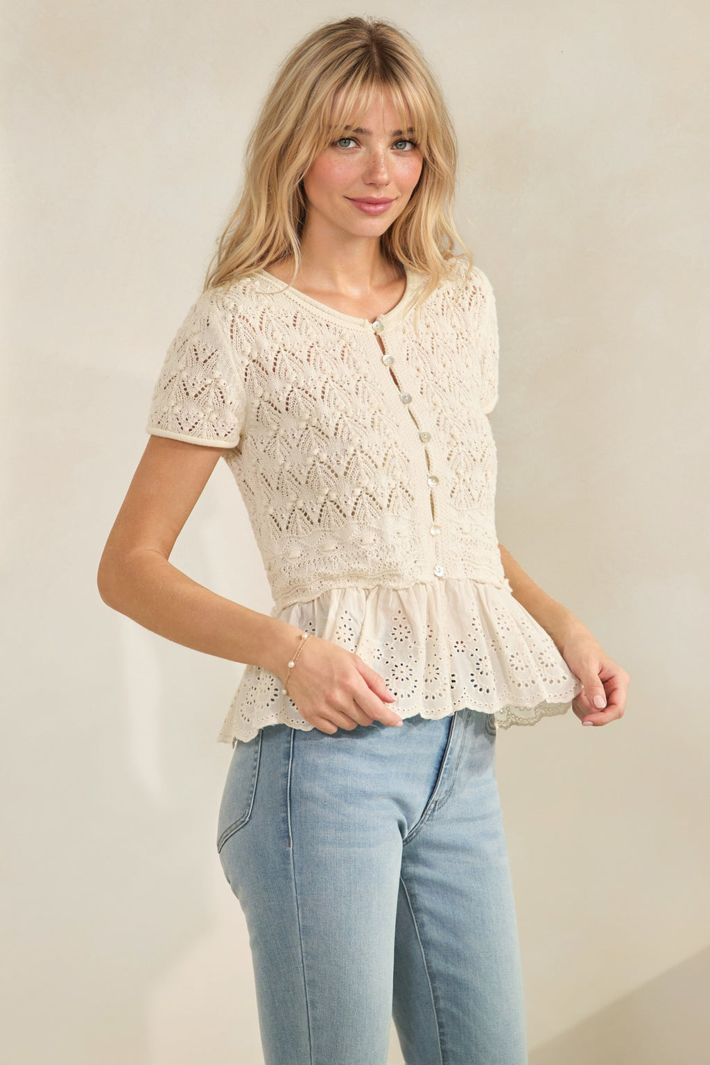 Veveret Short Sleeve Crochet Sweater w/Ruffle Bottom