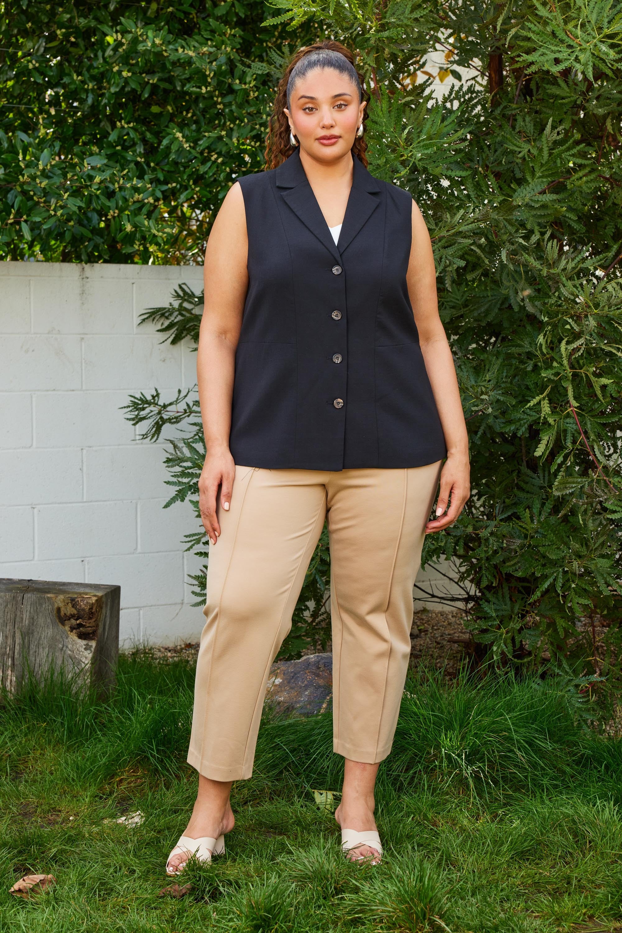 Skies Are Blue Back Elastic Vest