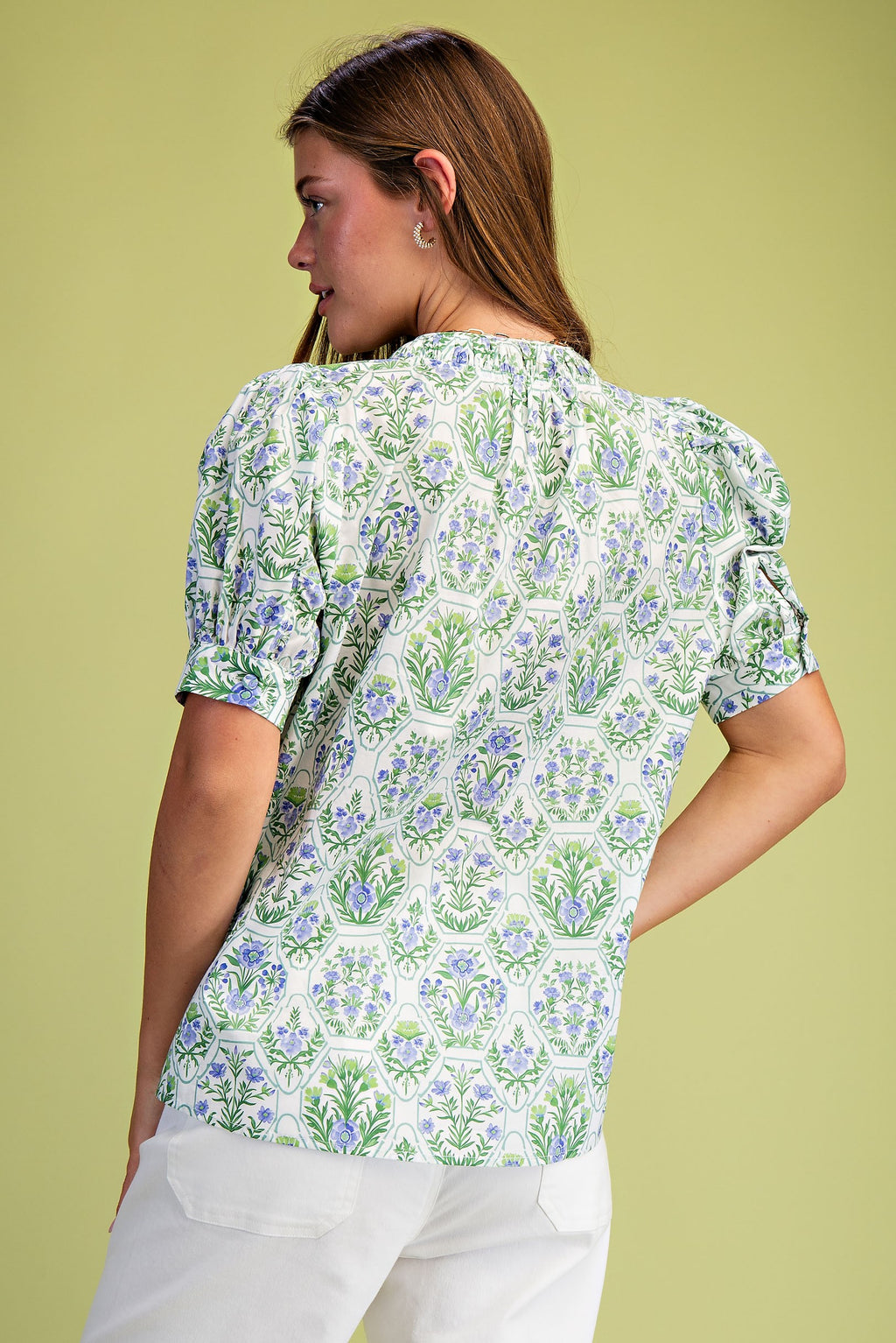 Gigio Floral Tile Print Short Puff Sleeve Top