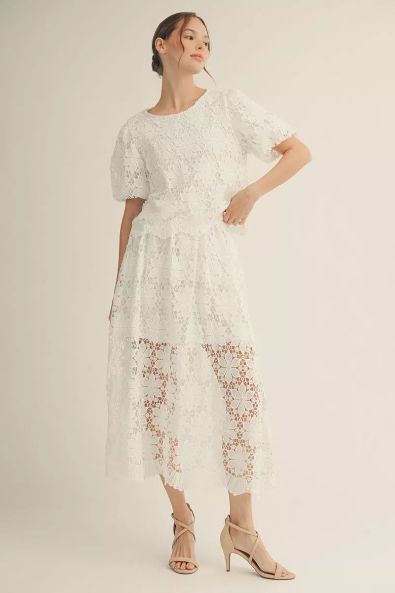 Jodifl Short puff sleeves scallop lace top with button closure back
