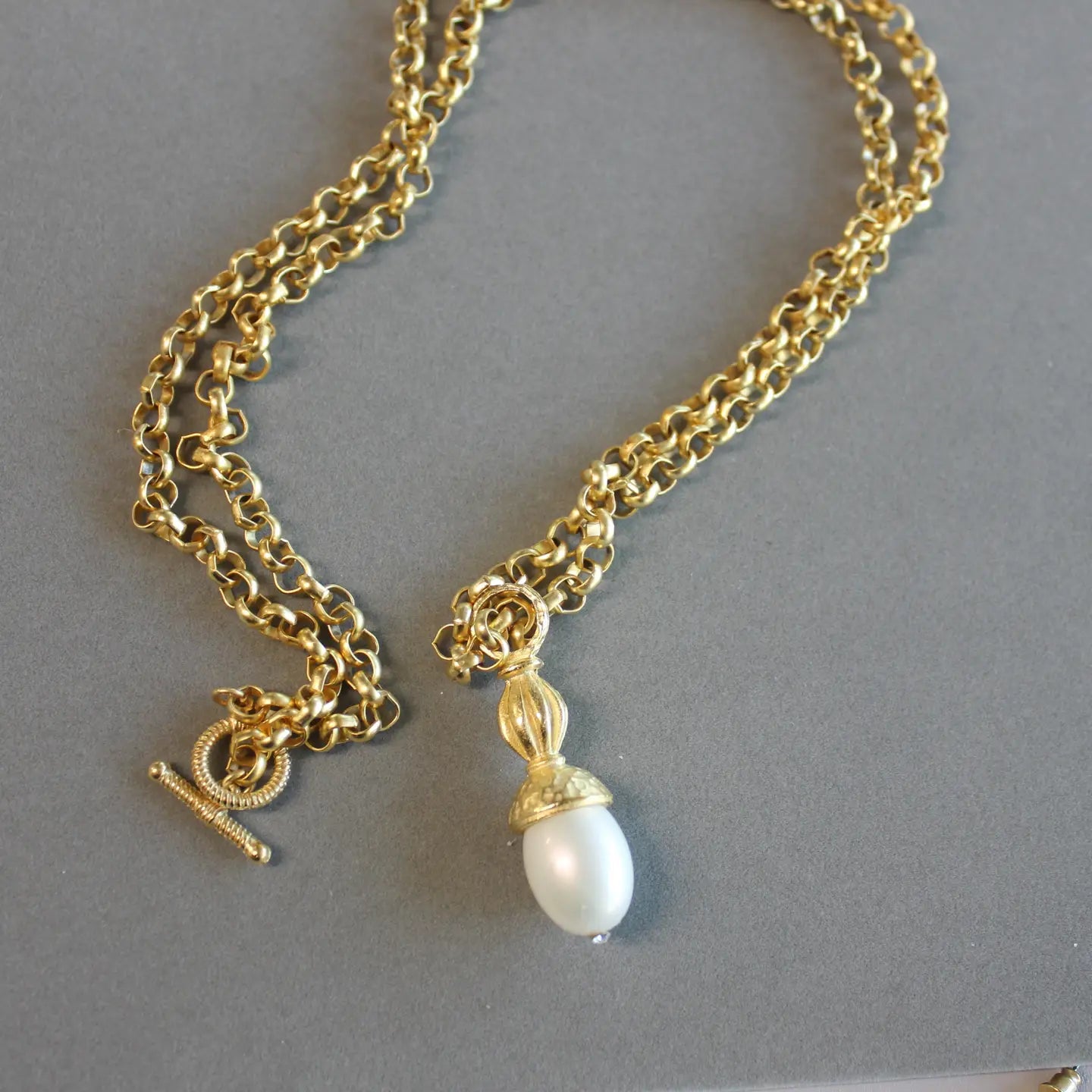 34" Gold Pleated Pendant Necklace Pearl Charm