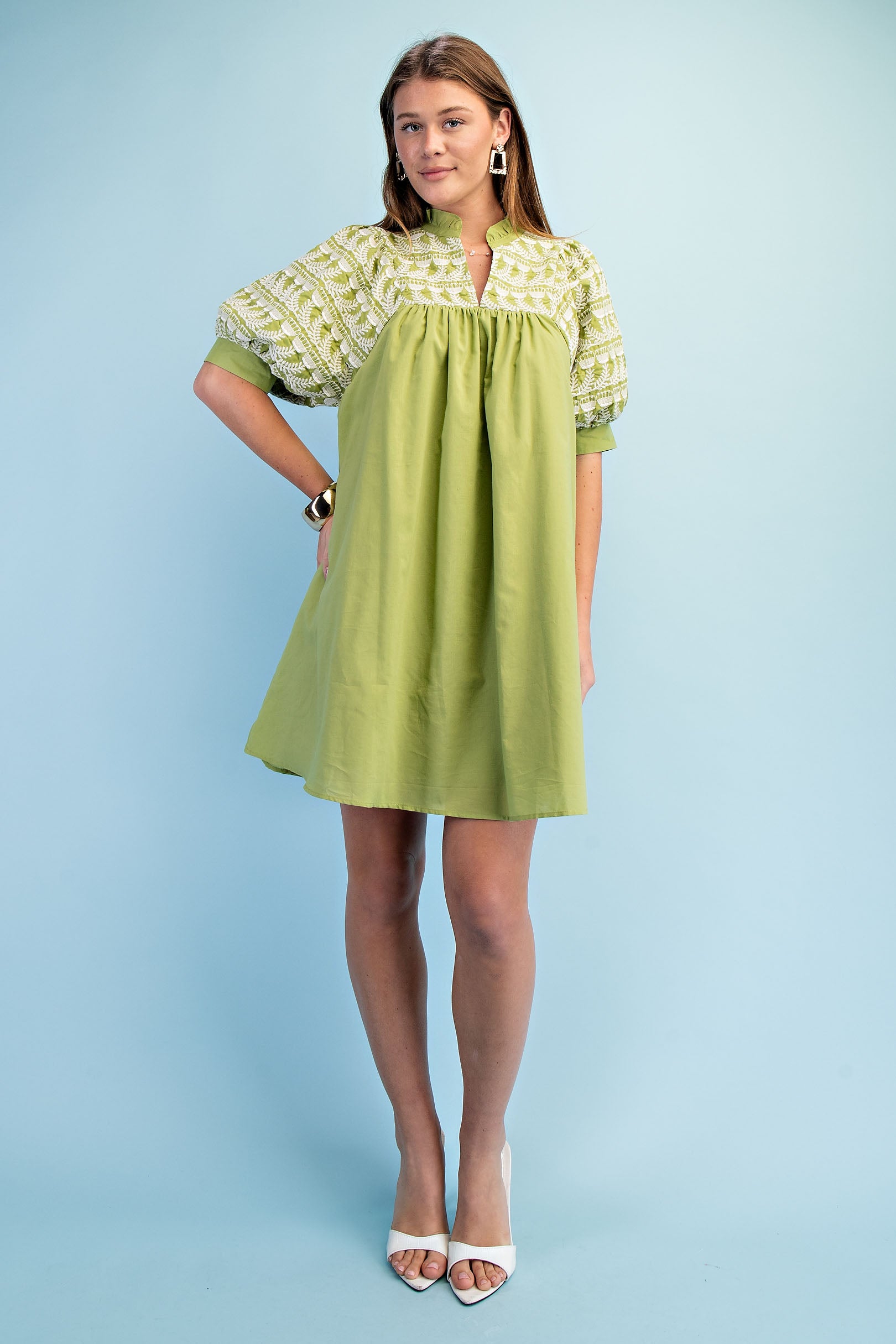 Gigio Floral Embroidered V Neck Dress w/ Puff Slvs