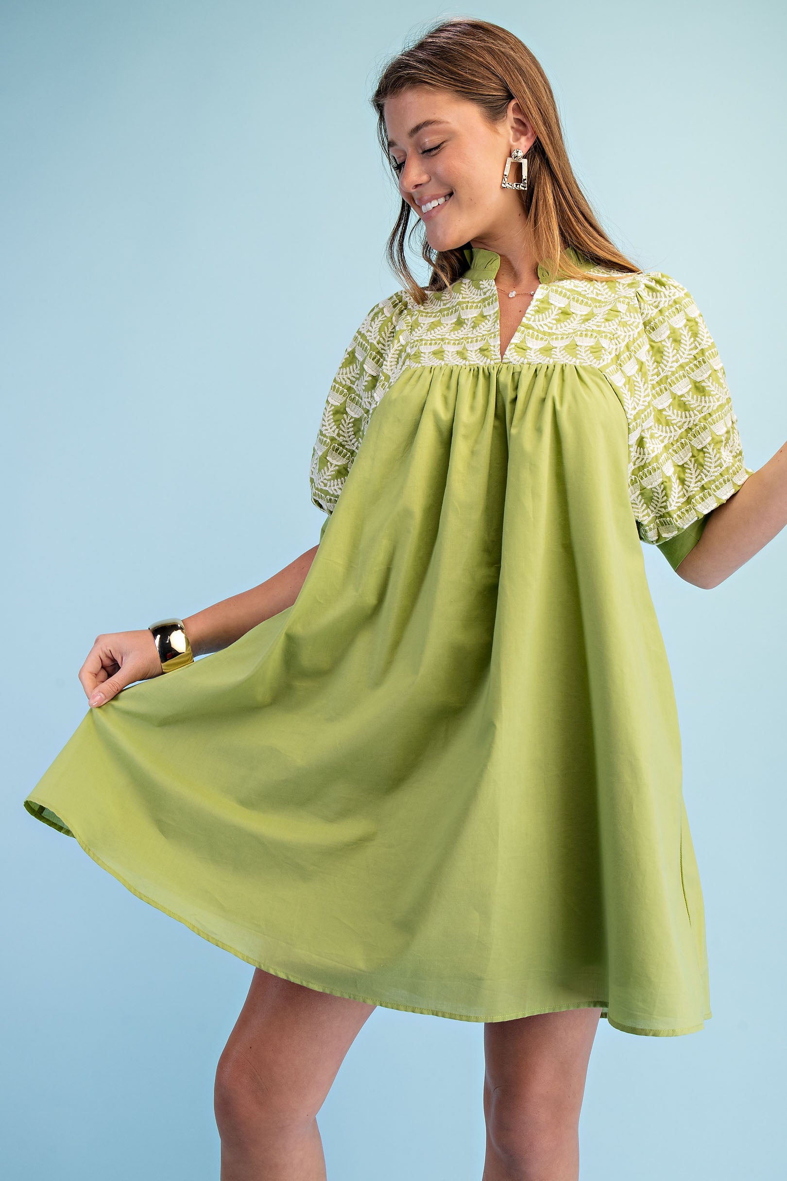 Gigio Floral Embroidered V Neck Dress w/ Puff Slvs