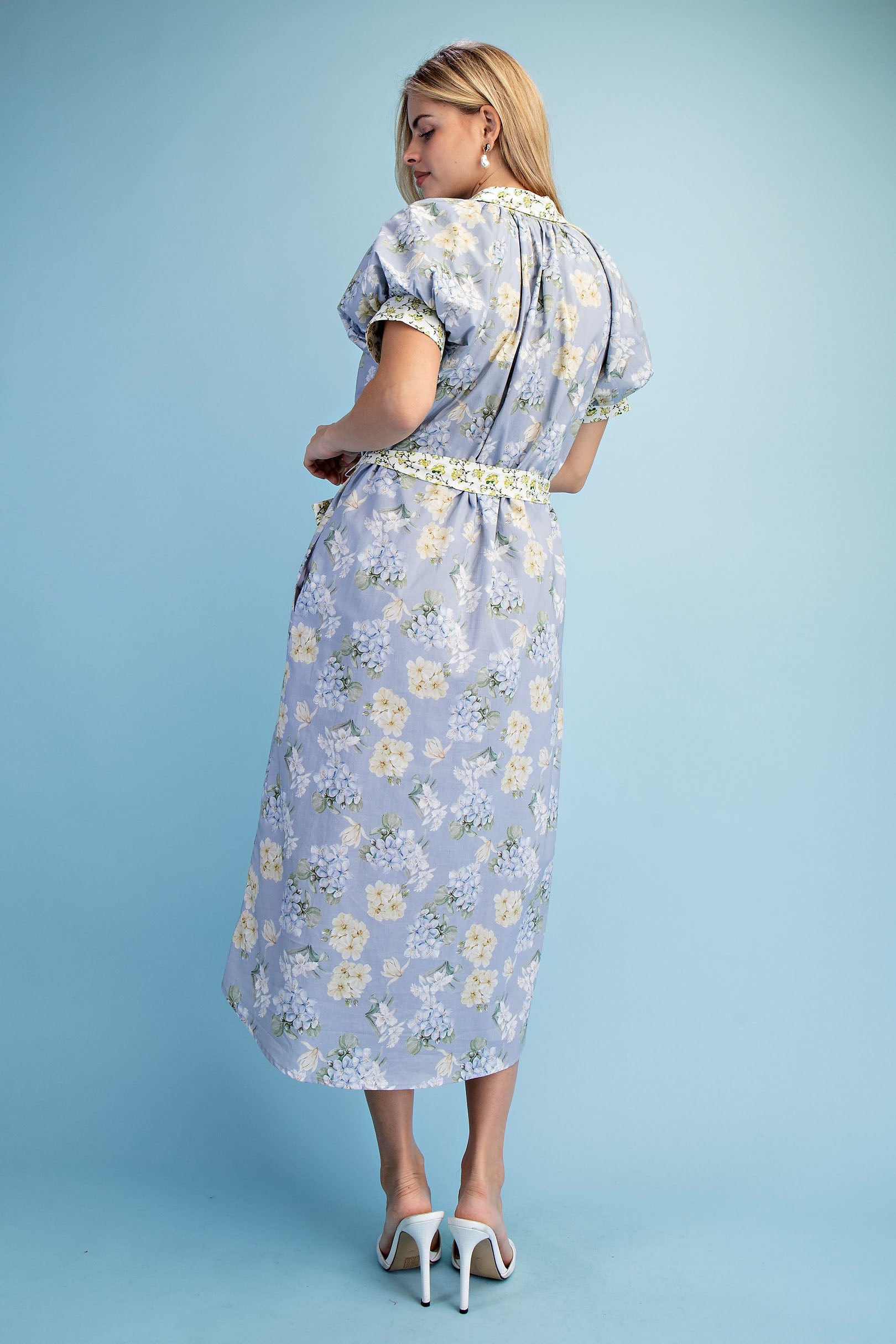 Gigio Floral Accent Print Puff Sleeve Midi Dress